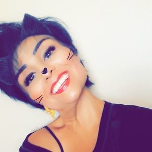 Meet your Posher, Cassandra